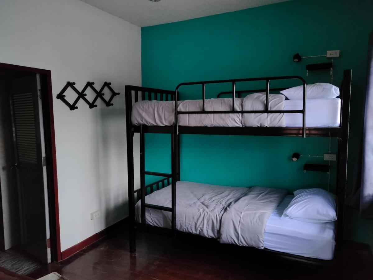 Blue Moon House - A Budget Hostel For Easy Travellers Chiang Mai Exterior foto